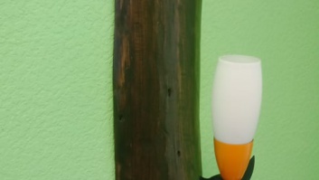 HM60 1x14 koka sienas lampa ar E14 patronu,vadu,slēdzi,kontakdakšu