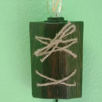 HMM 1x14  dekorstīva  sienas  lampa  ar vadu  slēdzi  kontaktdakšu