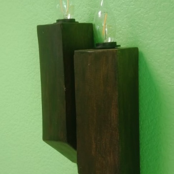 HM2x14 koka  sienas  lampa  ar 2xE14 oatronu  vadu  slēdzi  kontaktdakšu