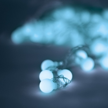 Virtene  LED  FROSTED  BALLS  FB52 5m  30  bumbiņas  auksti  baltas  230V