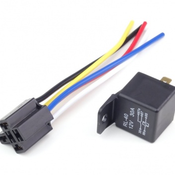 Universālais  relejs  12V 30A  01619