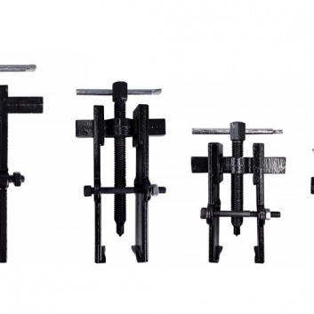 Divkāršu  sviru  regulējami  sūkņa  skriemeļa  noņēmēji