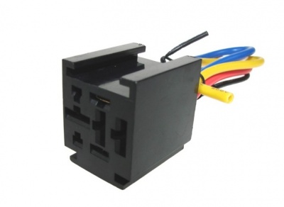 12V  30A  universālais  relejs  ar ligzdu un vadiem