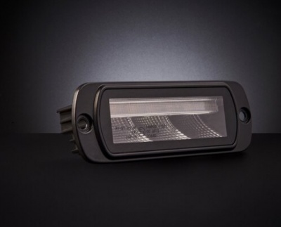 Atpakaļgaitas  LED  lukturis  ar  stroboskopisku  gaismu, iebūvējams